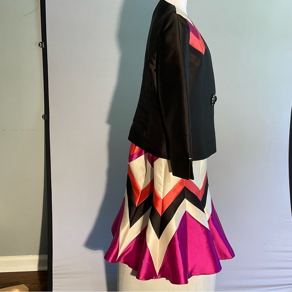 Serafina Sz 14 2 Piece Satin Suit Striking Colorful Zigzag Pattern Flared Skirt - Picture 14 of 16